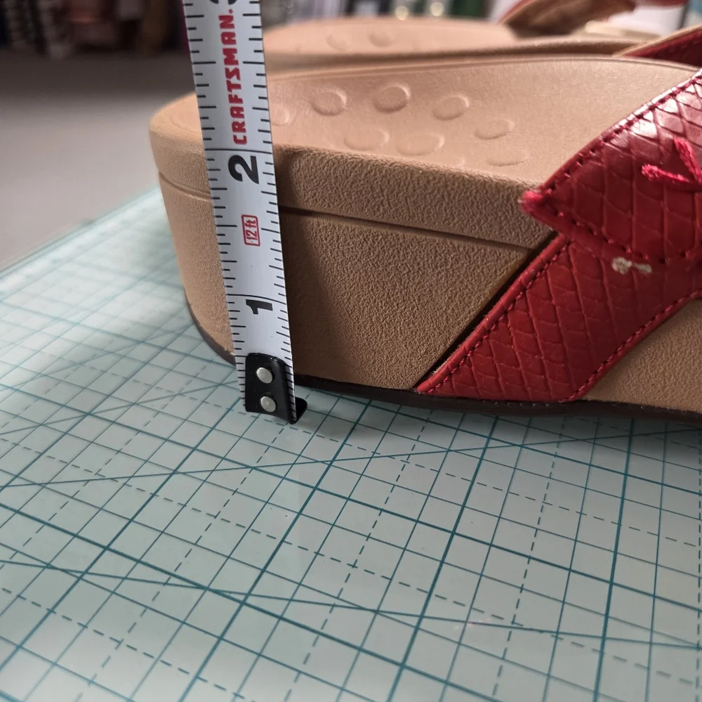 Vionic Size 10 Red Wedge Sandals - Picture 5 of 16